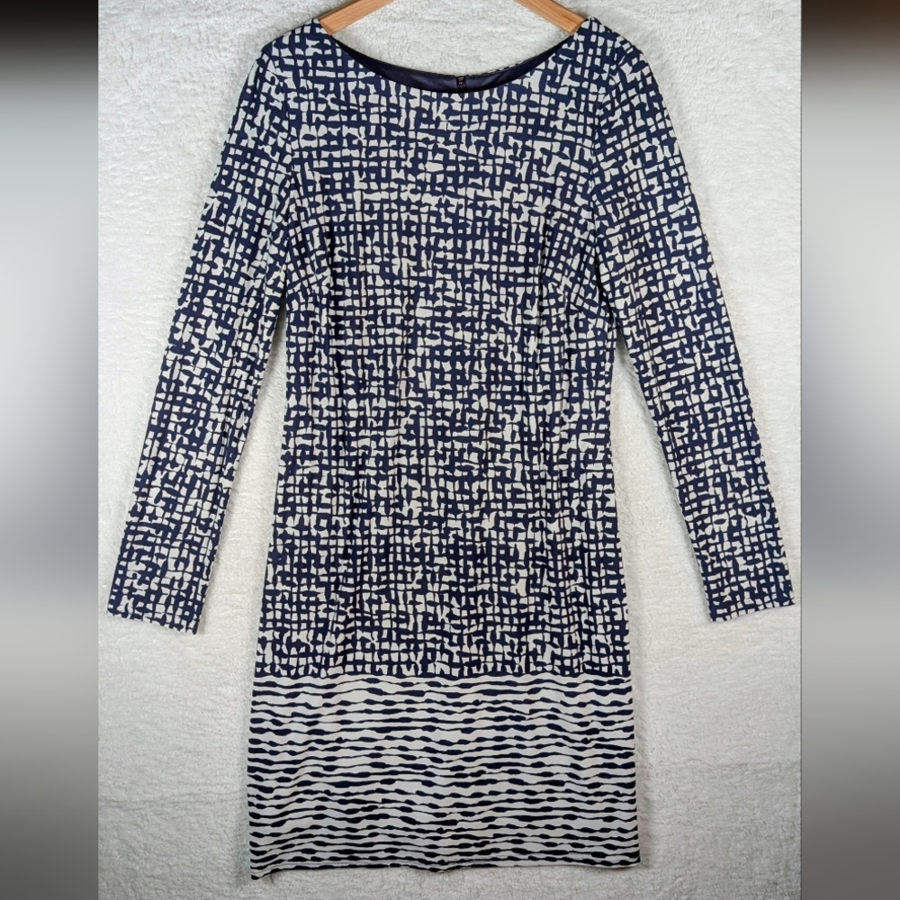 563-Vince Camuto Navy and White Geometric Long Sleeve Dress